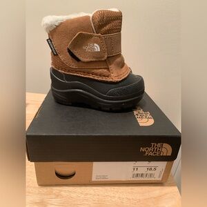The North Face Toddler Alpenglow II Boots size 4 (walker)